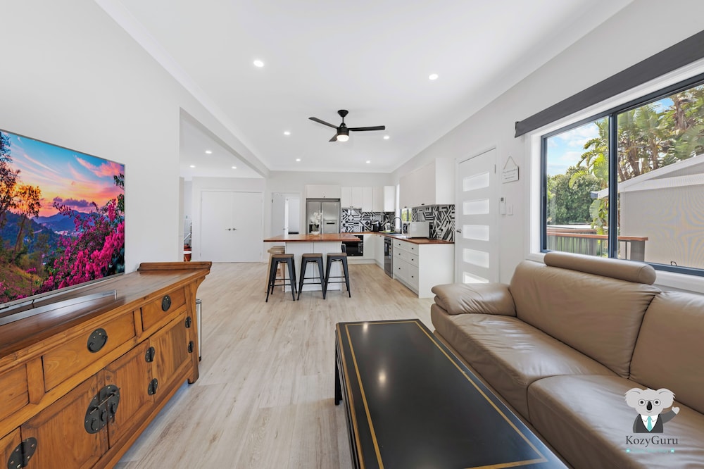 Kozyguru | Glenbrook | Renovated 5 Room House