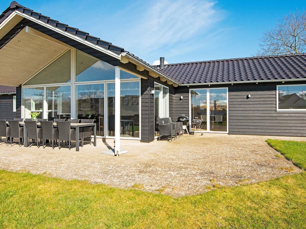 Tranquil Retreat Near Beach - By Traum Ferienwohnungen view 4