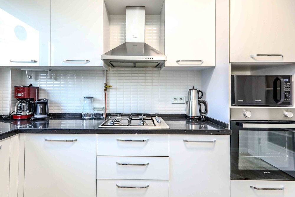 Flat With Balcony Close to Viaport Marina Tuzla view 3