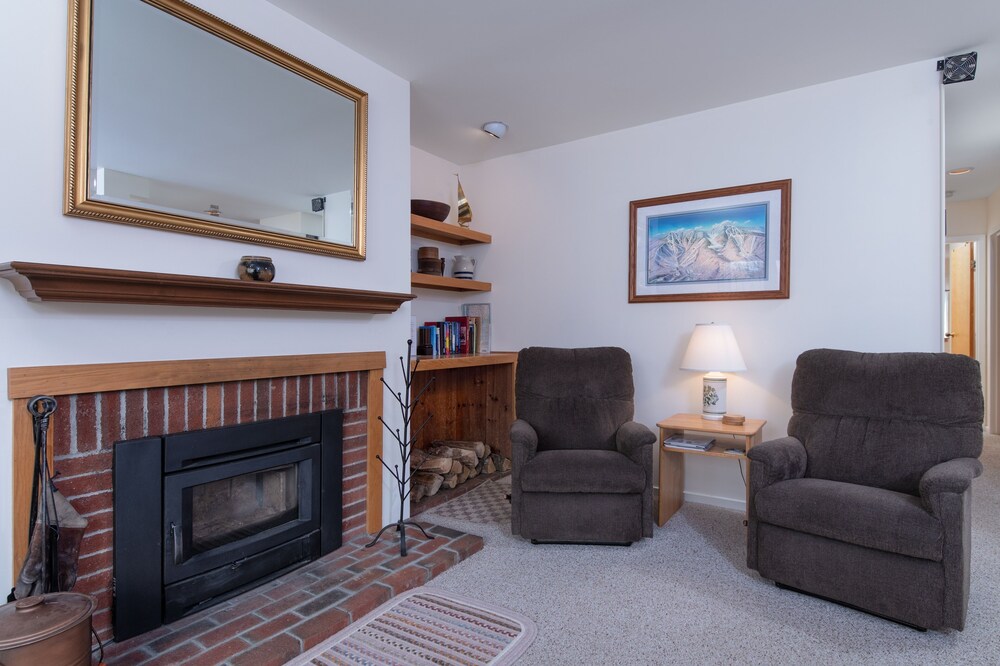 100 Snow Creek 2 Bedroom Condo