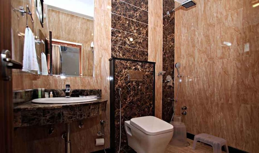 Hotel Akash Sarovar