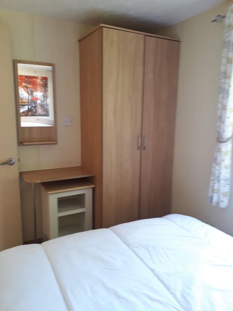 Caravan on Combe Haven - Sleeps 8 & Pet Friendly view 5