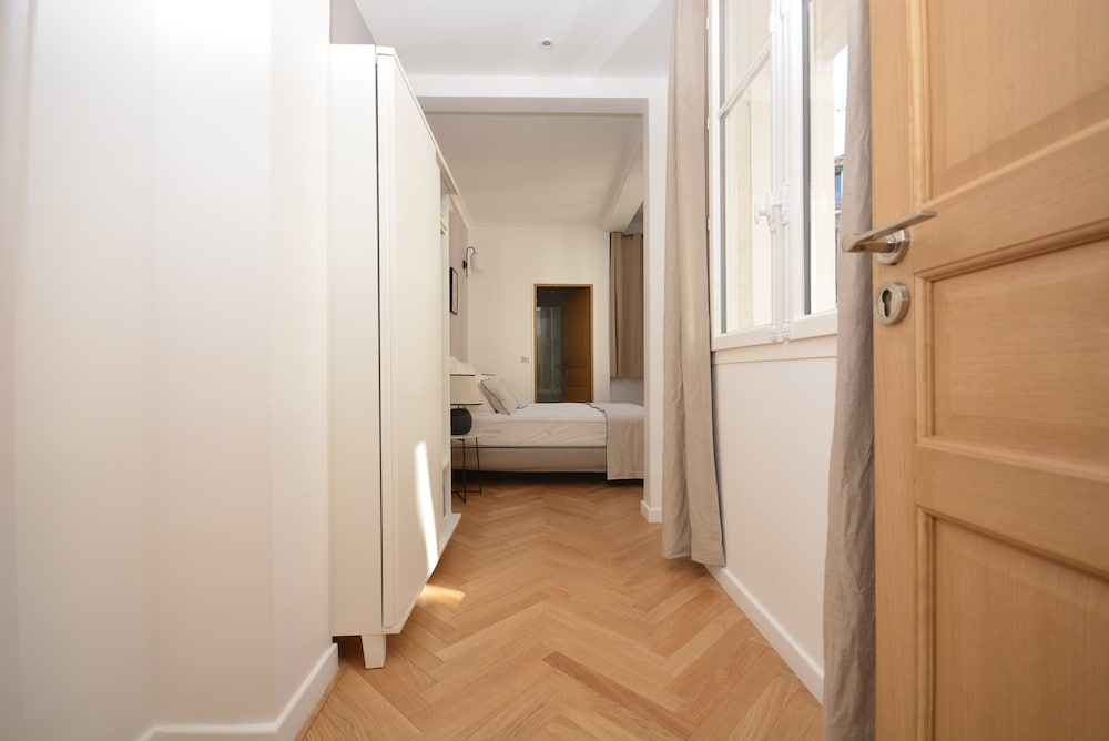 Reva Suites