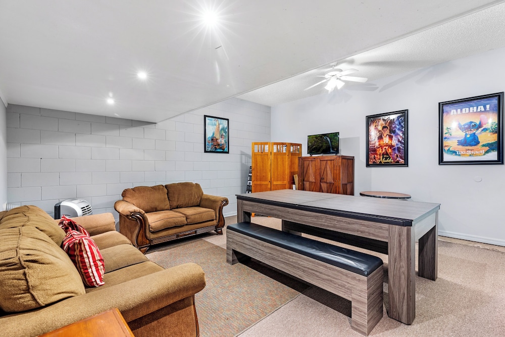 Relax & Unwind – Stunning Home W/ Private Pool!