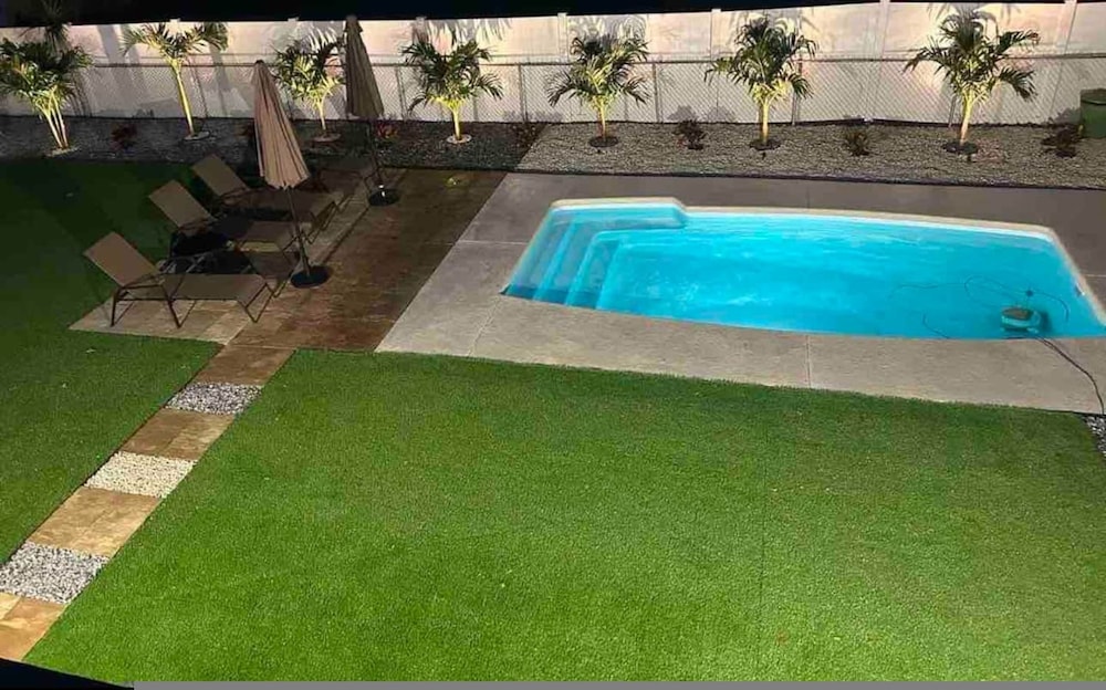 Palm Oasis 2 2 Serene Backyard Private Poolside