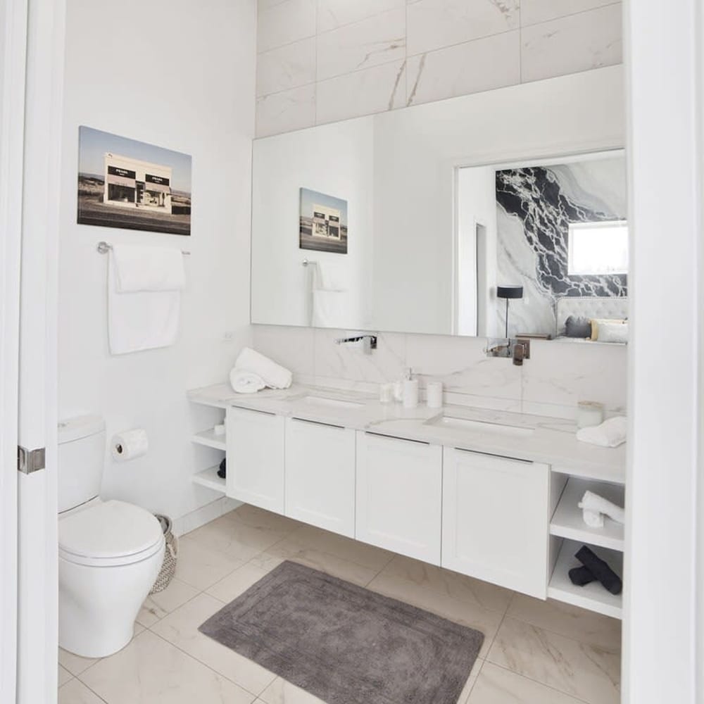 4-bedroom Penthouse w 2 Large Balconies Rooftop