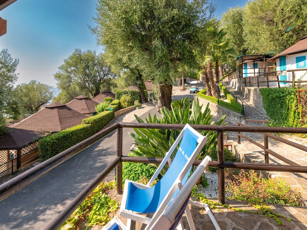 Chalet in Cilento With Sea View and Pool