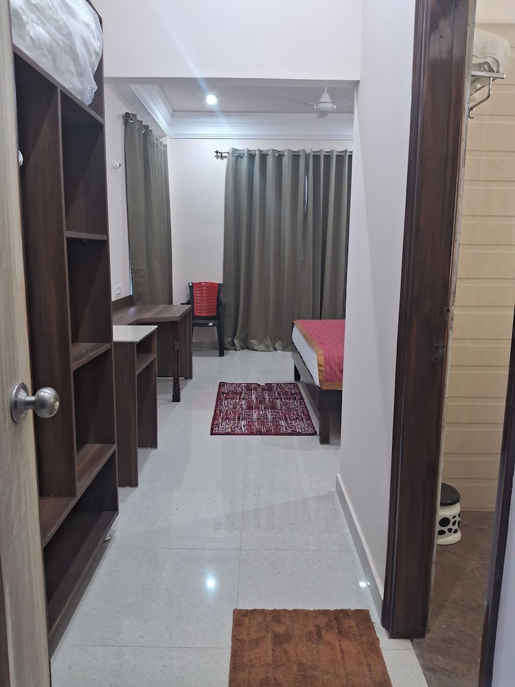 Shivansh Hotel