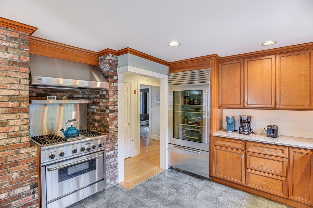 Outdoor Oasis: Expansive Falmouth Retreat! view 5