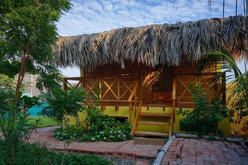 El Destino Casas y Bungalows Vichayito