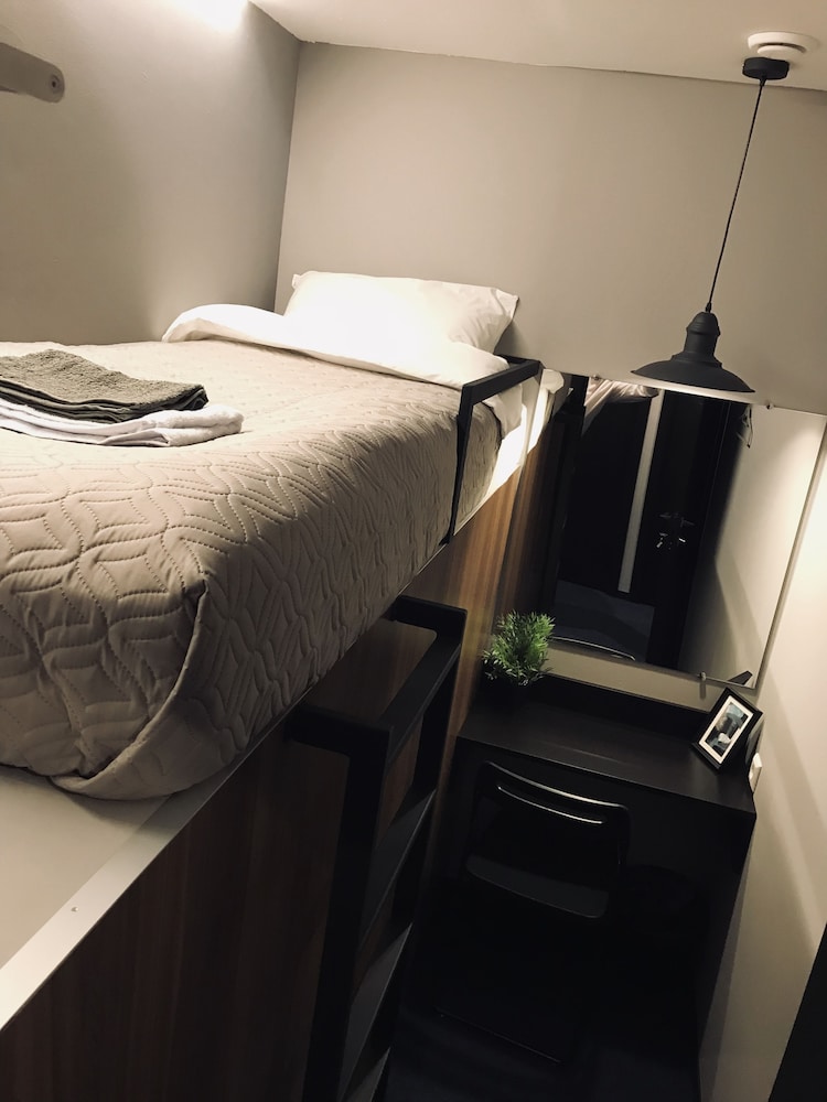 Shelter-hotels