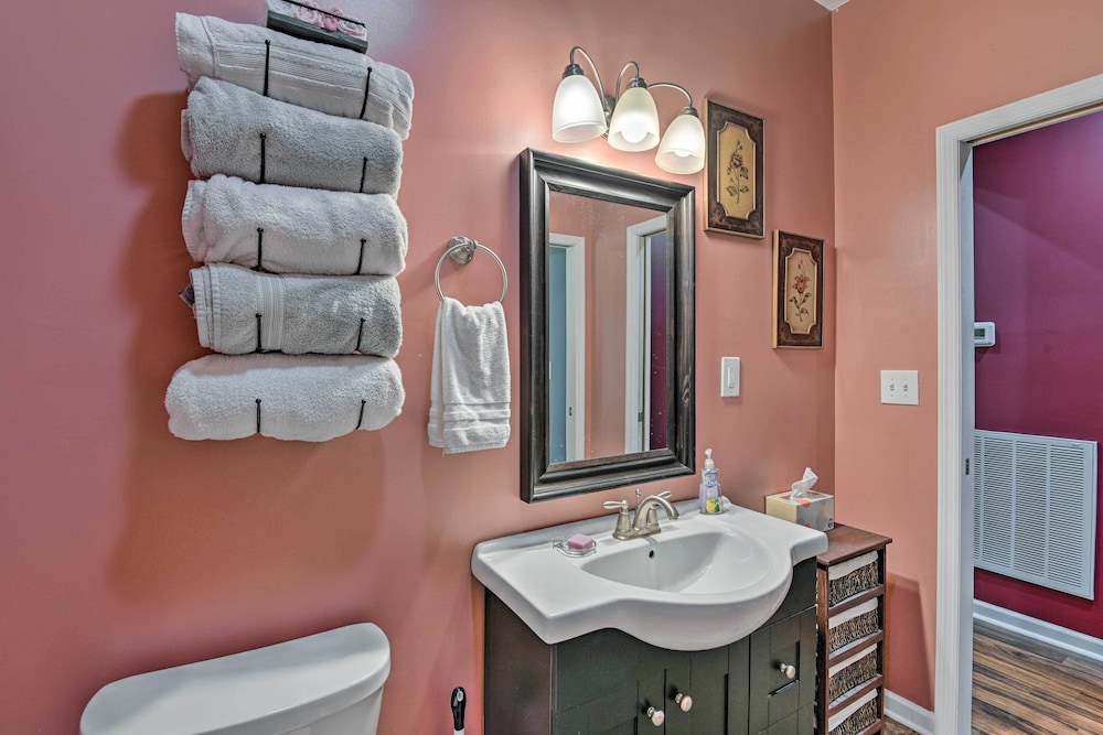 Mt Juliet Getaway w/ Yard: 22 Mi to Nashville - Property Image 10