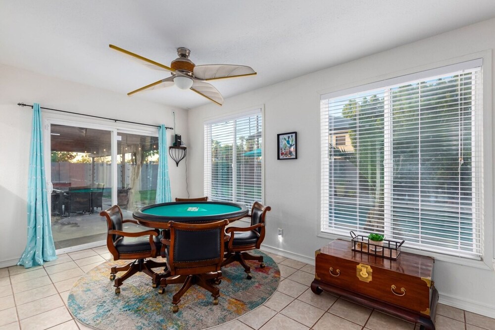 Sunset ASU Private Pool Updated Kitchen Baths