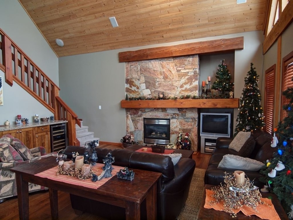 Mountain Town Properties Grey Wolf 5