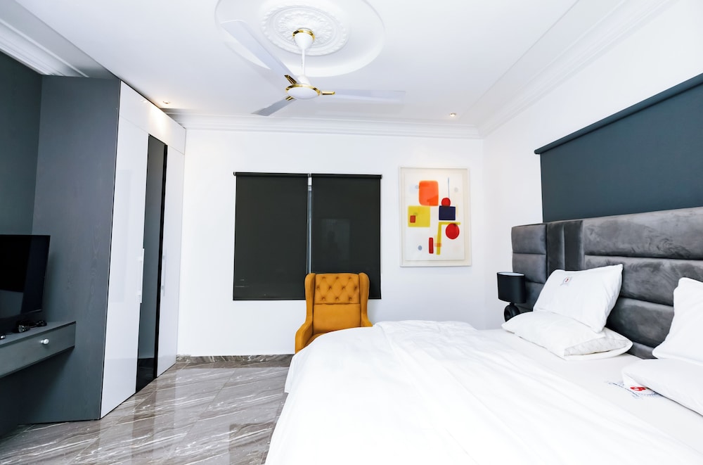Bawuah Royal Apartments