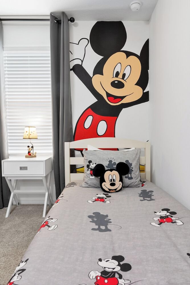 Orlando Adventure Awaits 4BR Townhouse