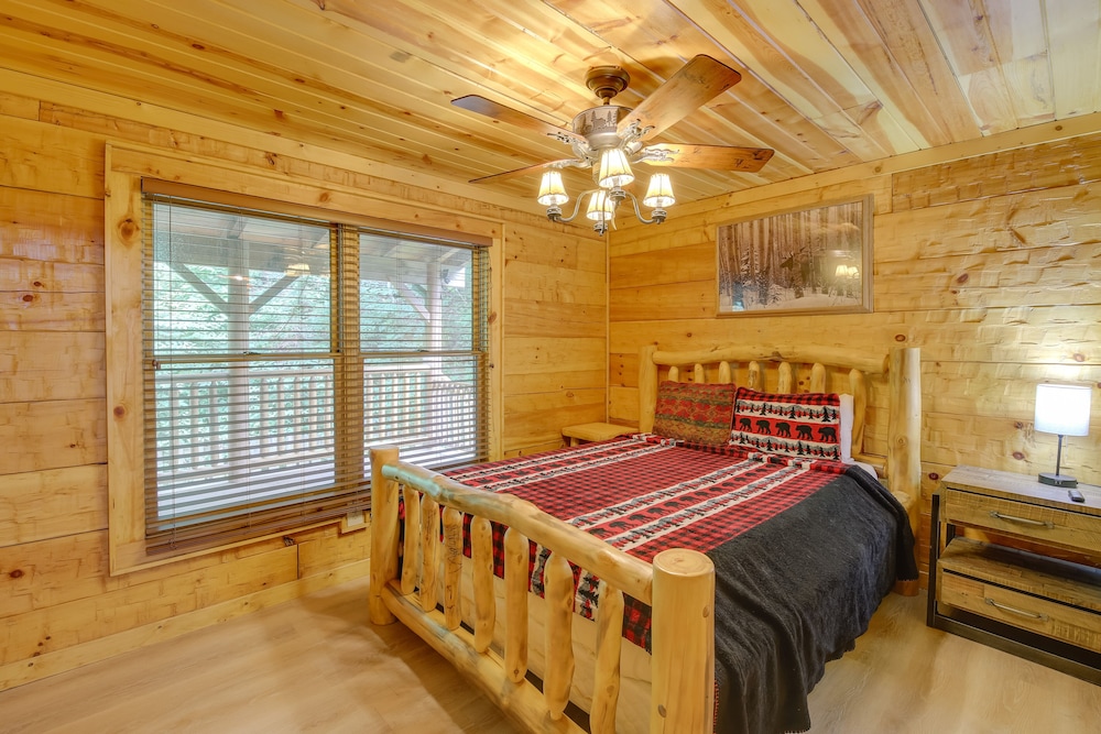 Sevierville Rental Cabin w/ Hot Tub & Game Room! view 2
