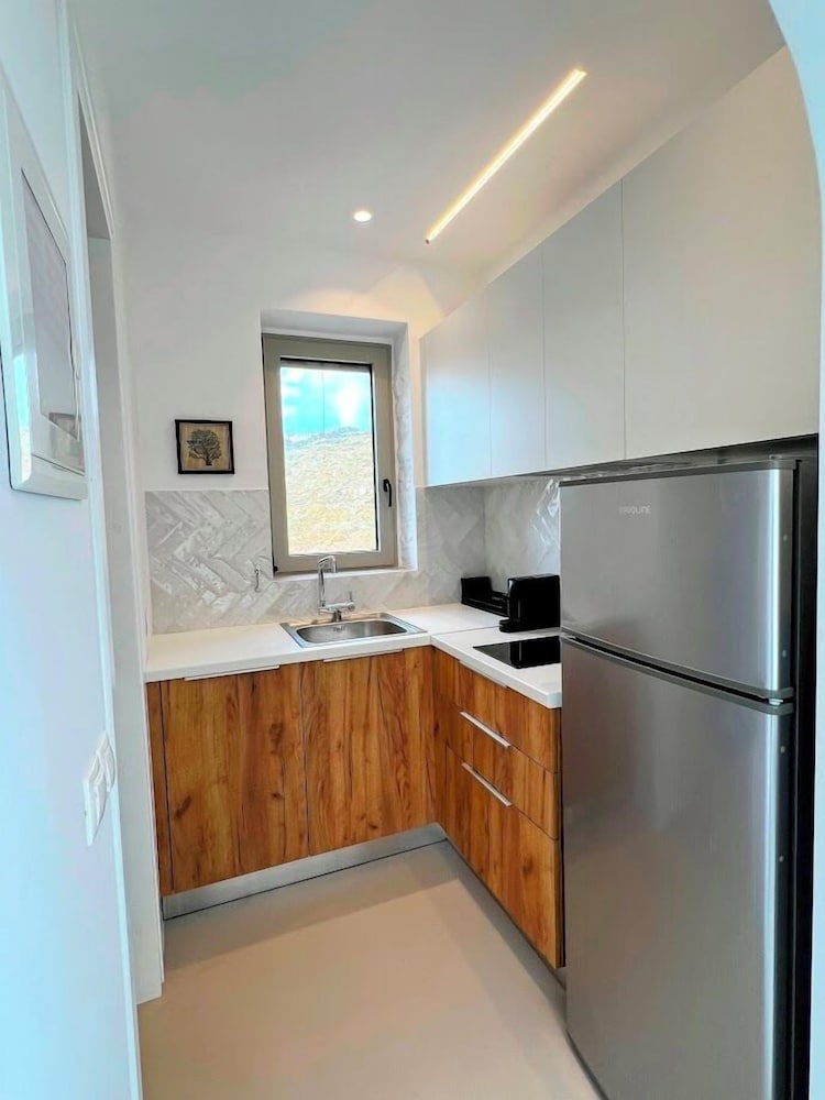 Tzia Stone Modern Studio with Sea View