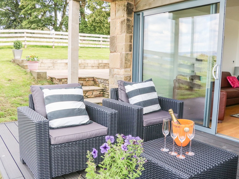 Meadow Cottage at Hill Top Farm view 4