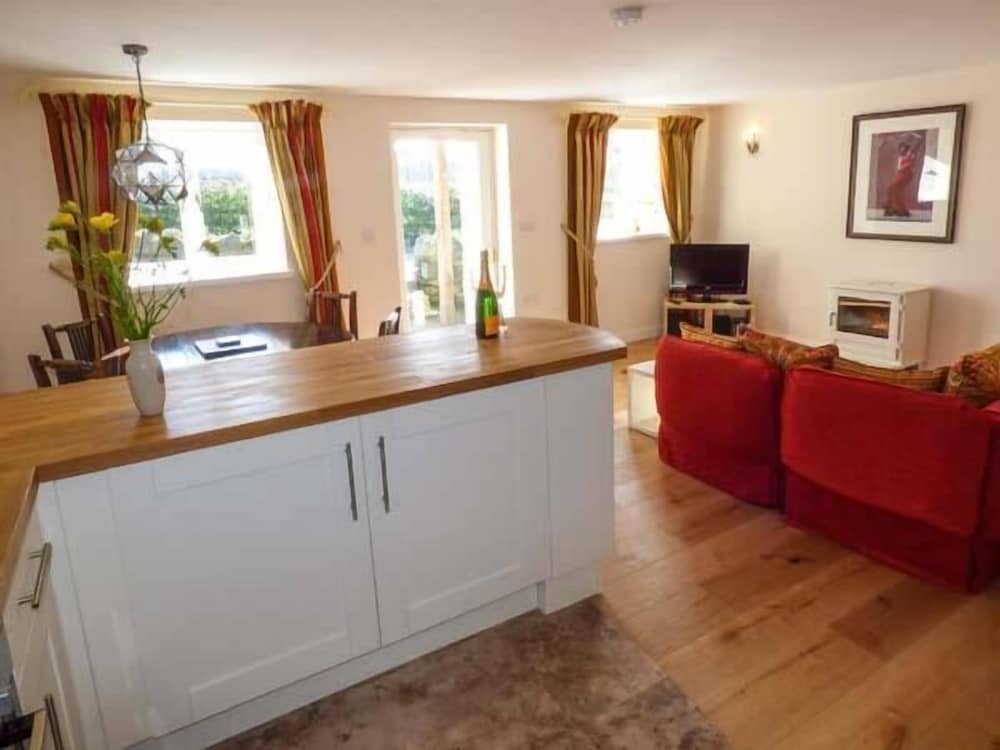 Kestrel Cottage view 3