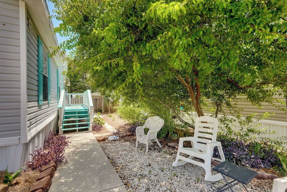 2 Blocks to Beach! Family-friendly Home in PCB