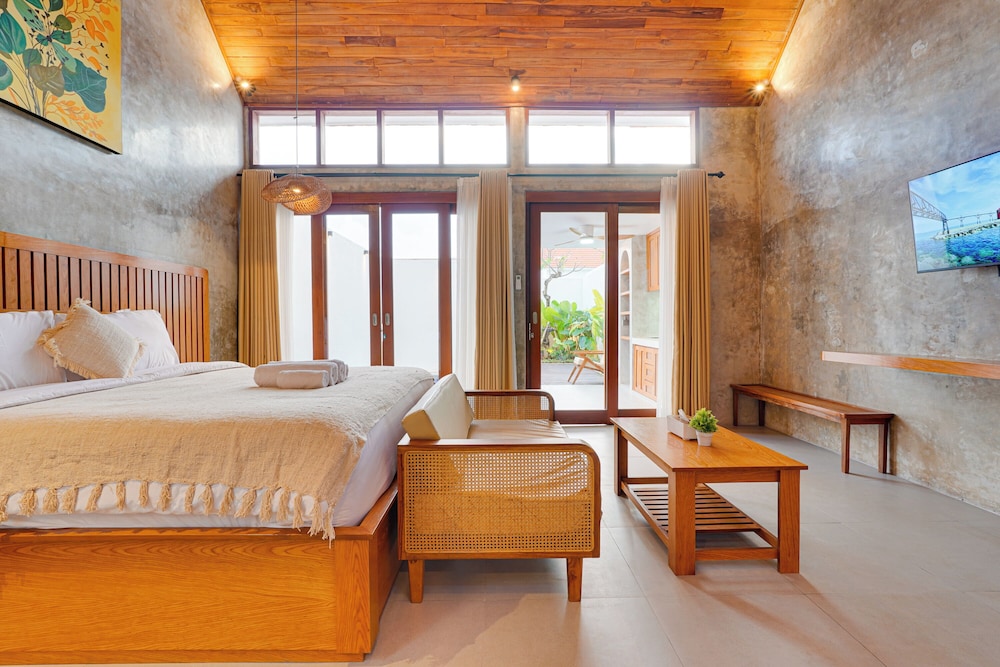 LaLuxe Villa and Residence