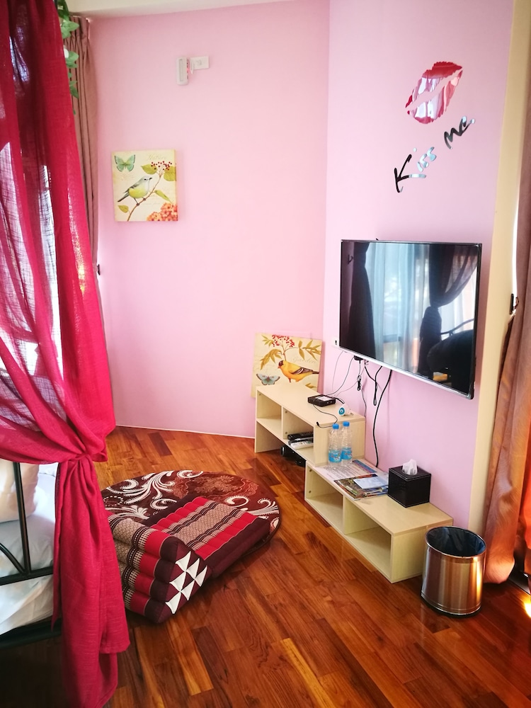 198 Red Hat B&B