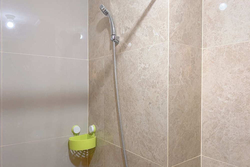 Elegant And Comfy Studio At Transpark Cibubur Apartment