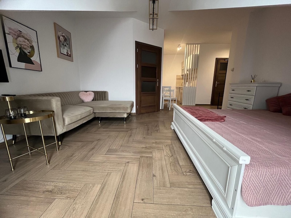 Apartament KOLEJOVA 20 z sypialnią