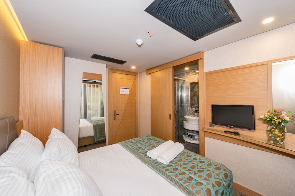 Genova Hotel - Image 52