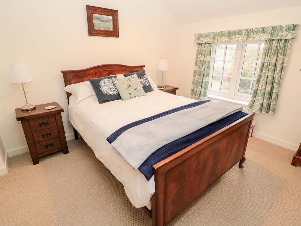 2 Redeswood Cottages view 4