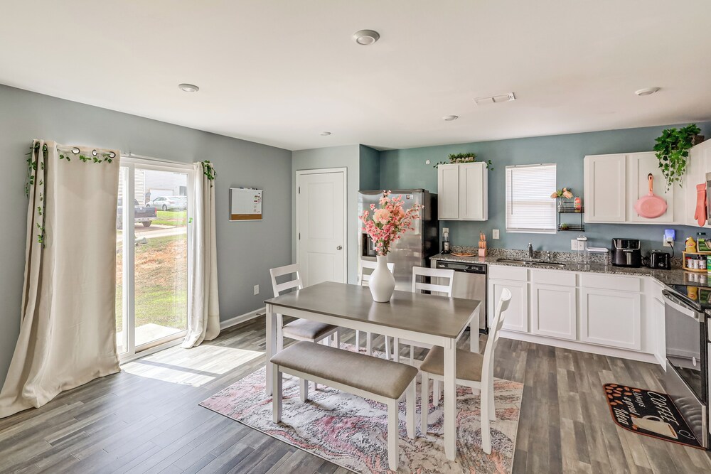 5 Mi to Amerson River Park: Family-friendly Home