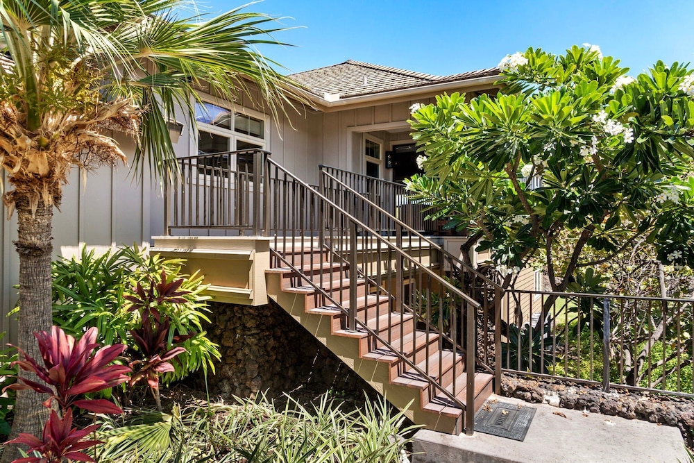 Private Beach Access Includes Concierge Outdoor Spacious Lanai!