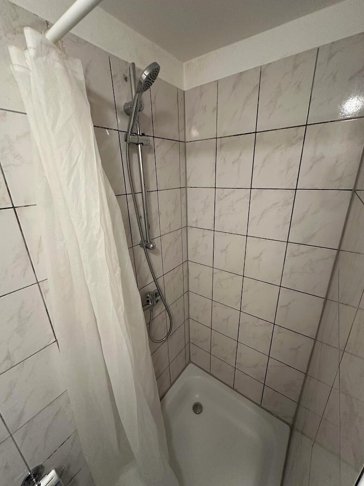 2-Rent Group Hostel Apartments HAN53