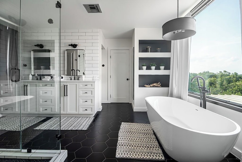 Luxury Hill Country Container Home - Near Alamo Springs Cafe