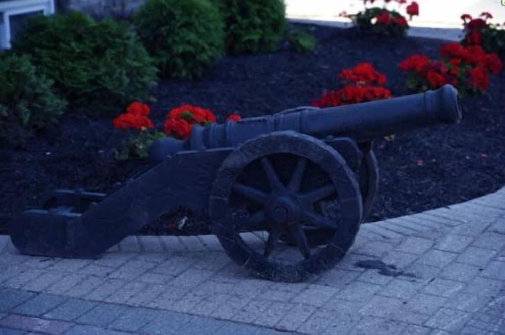 Brockville Vacations - The Noble Suites - Property Image 24