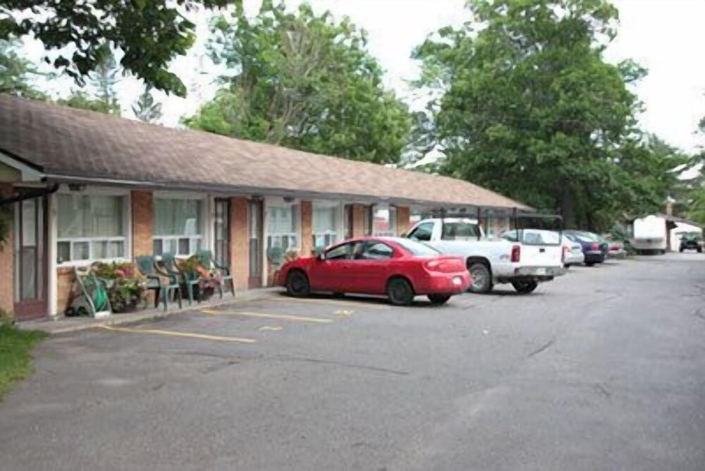 Skyline Motel