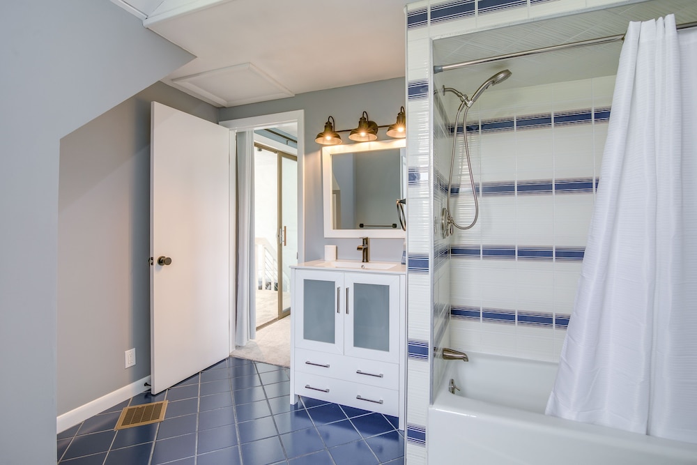 Serene Mattapoisett Home w/ Private Beach Access!