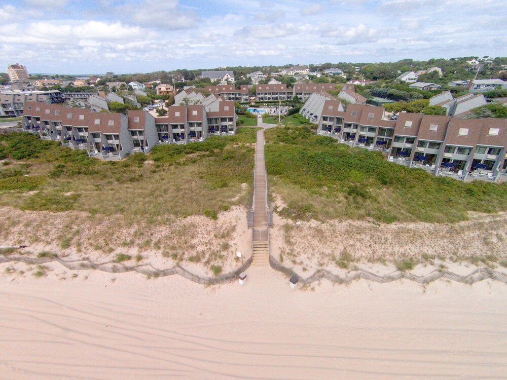 The Surf Club