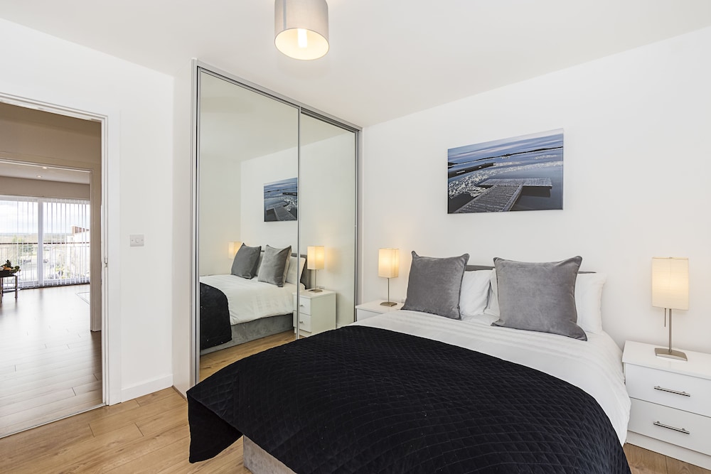 Merrick House Apartments view 4
