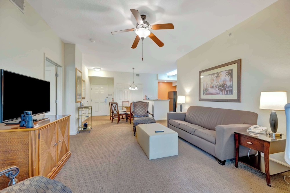 2BR Fireworks View With Pool Spa 5 Minutes to Disney