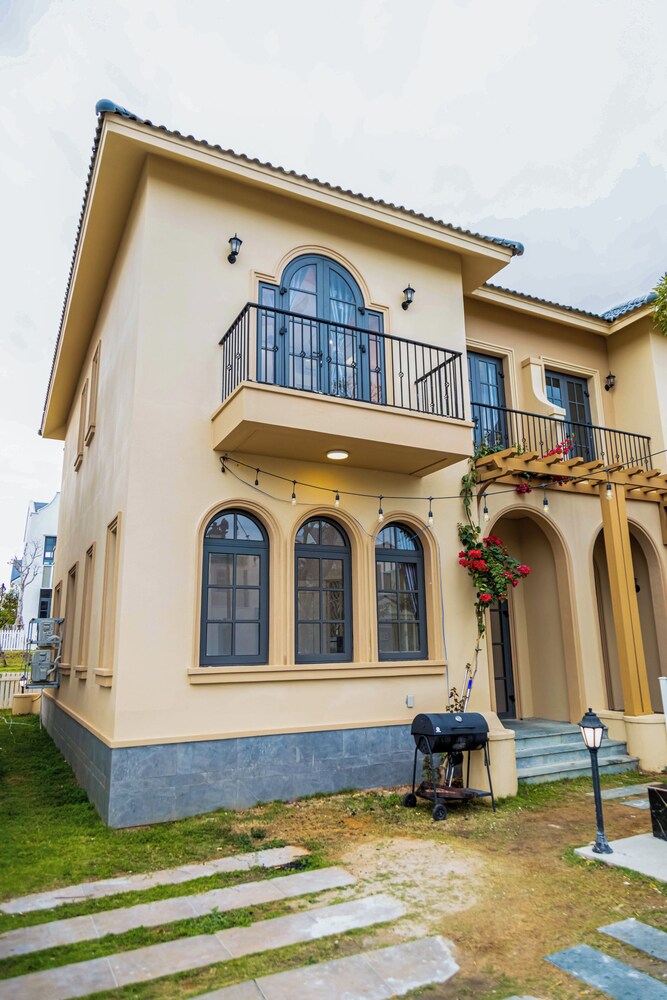 Luxury 3 br La Fleur Villa-Novaworld PT