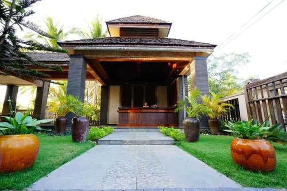 Sunny Paradise Resort