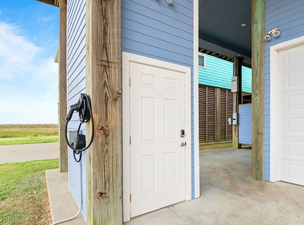 Just One More Day 4 Bedroom Home by RedAwning