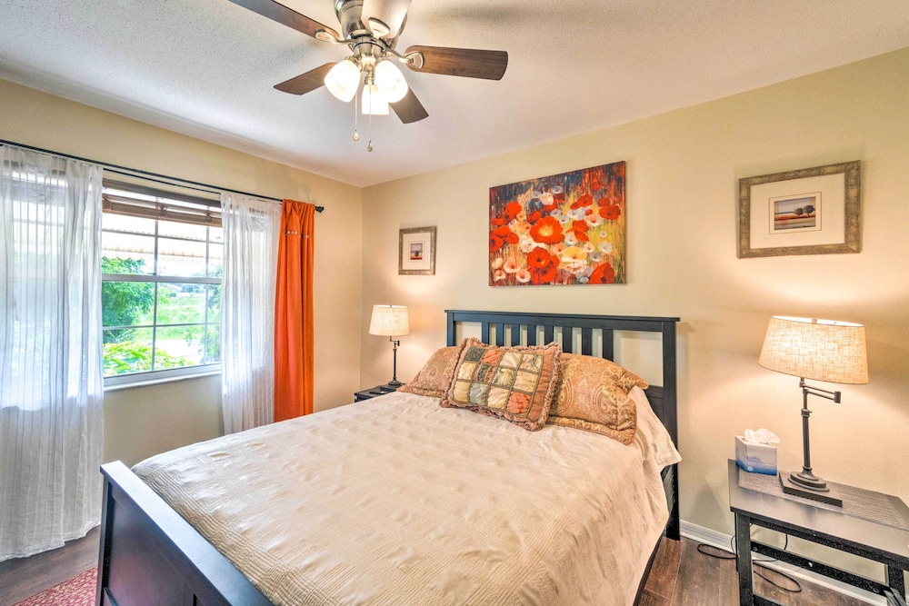 North Port Garden Home: Florida Room, Lanai!