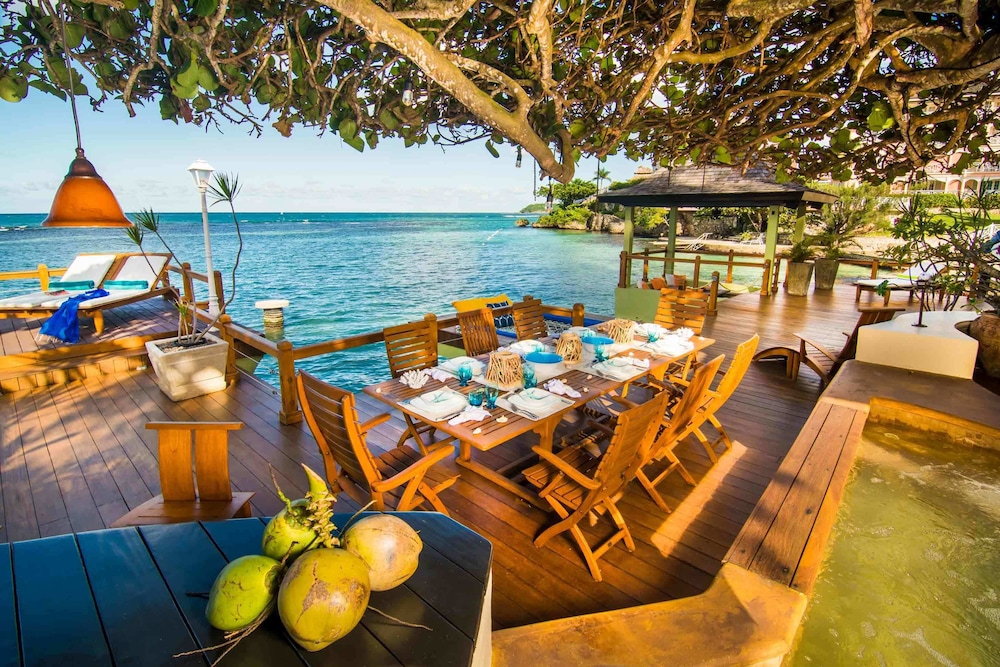 Crystal Cove Villa