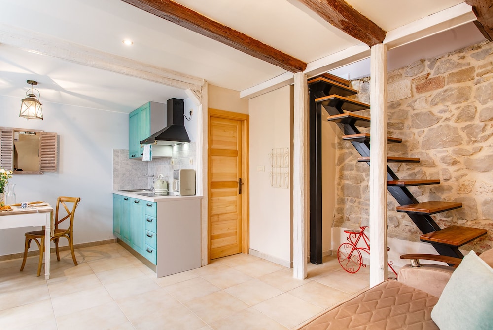 Domus "ANNO 1881" view 5
