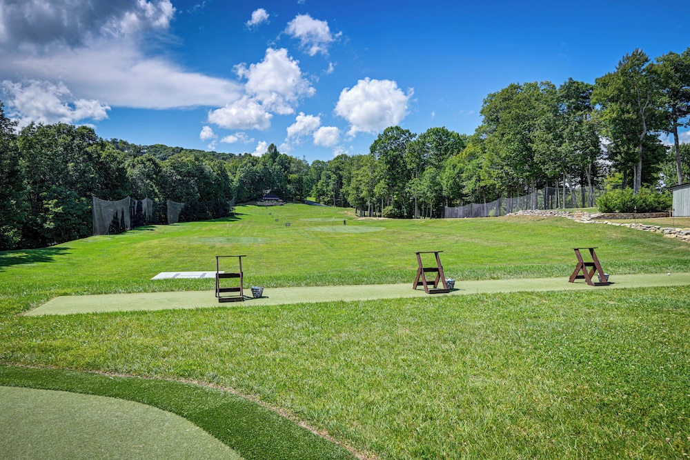 Sip on Deck & Enjoy Views! Mtn Lodge in Glenville