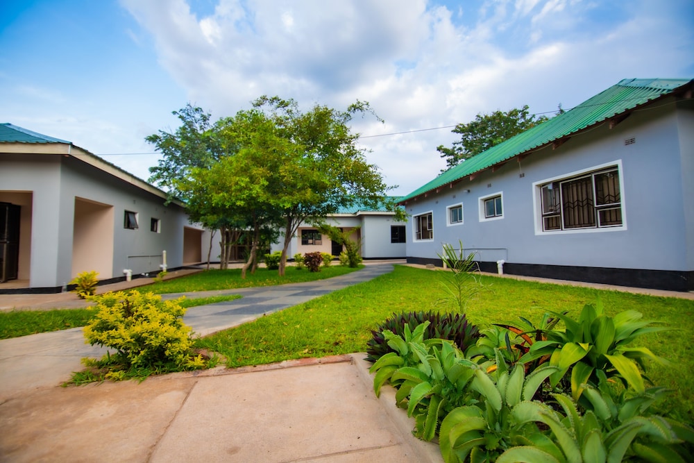 Lulu Guest Lodge