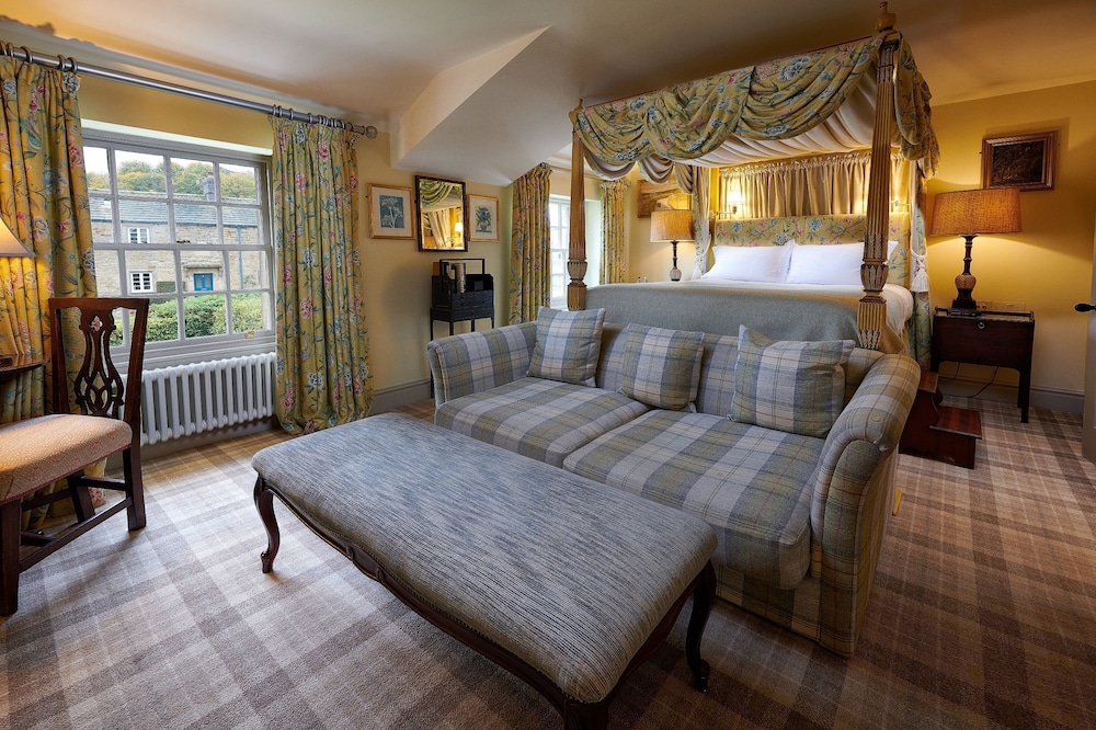 The Pilsley Inn